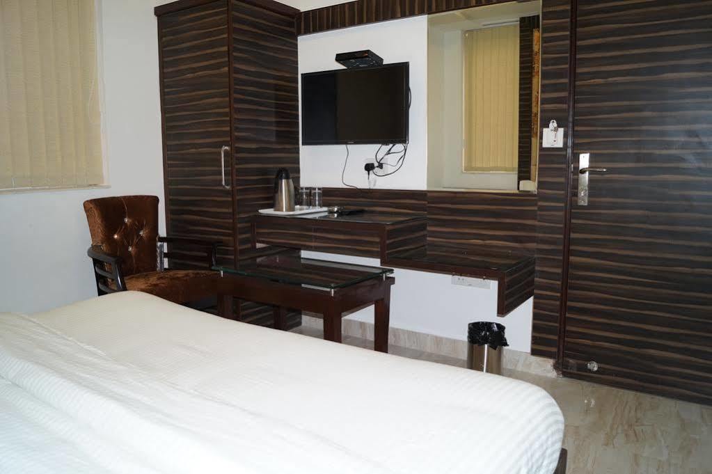 Omega Residency Hotel Nova Deli Exterior foto